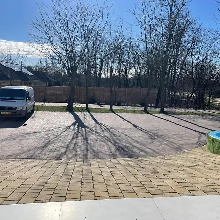 Reneszansz Vendeghaz Debreţin