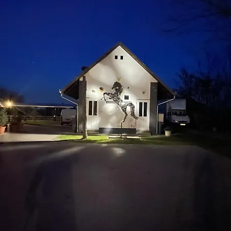 Reneszansz Vendeghaz Hotel de apartamente