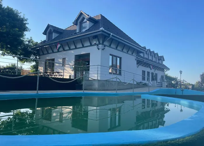 Reneszánsz Apartmanhotel 3*